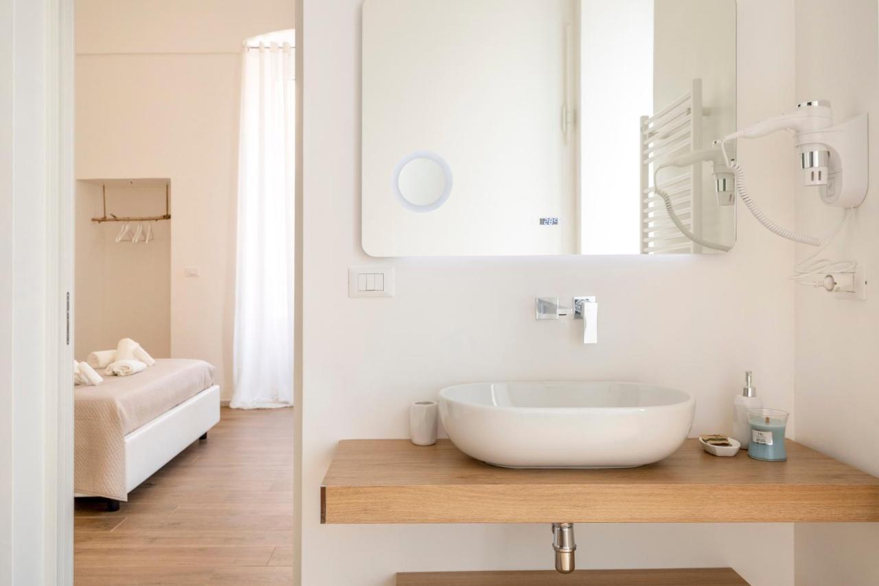 Casa Del Barone - Luxury Suites Монополи Экстерьер фото